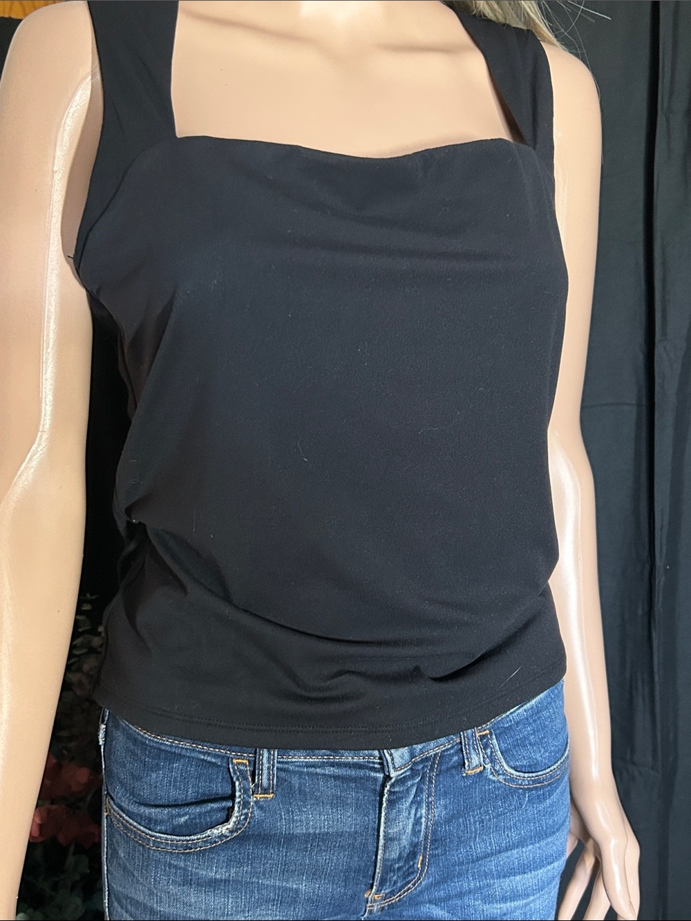NWOT SLEEVELESS BLACK PULLOVER TOP XL